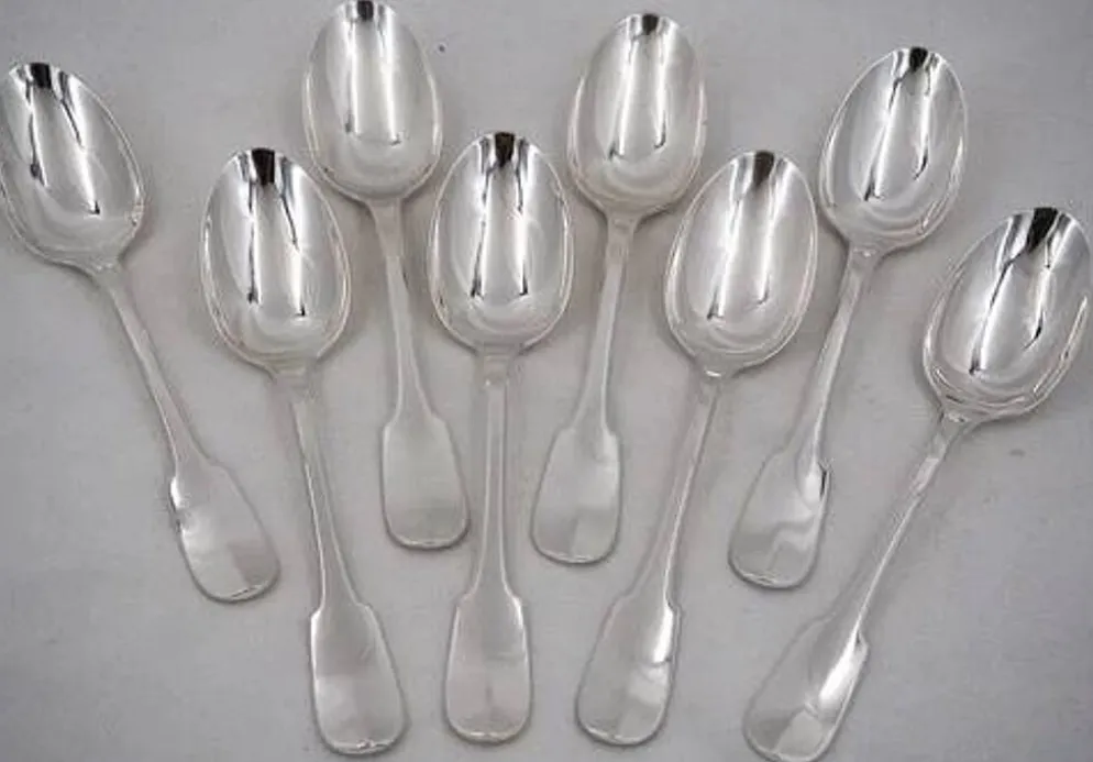 Christofle Cluny, 8 couverts de table, 16 pièces métal argenté, excellent état.