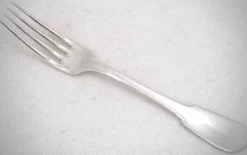Christofle Cluny, 12 fourchettes à entremets, dessert, 17 cm, métal argenté.
