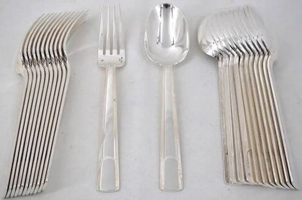 Christofle Gabon, Art Déco, 12 couverts de table, 24 pièces en métal argenté.