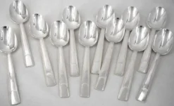 Christofle Gabon, Art Déco, 12 couverts de table, 24 pièces en métal argenté.