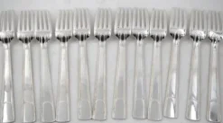 Christofle Gabon, Art Déco, 12 couverts de table, 24 pièces en métal argenté.