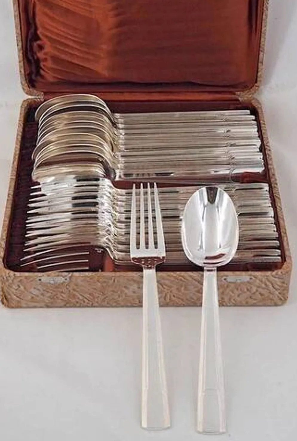 Christofle Gabon, Art Déco, 12 couverts de table, 24 pièces en métal argenté.
