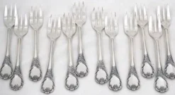 Christofle Marly, 12 fourchettes à gâteaux métal argenté, 15,8 cm excellent état