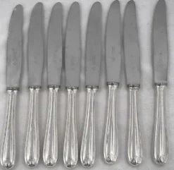 Christofle Marot, ménagère 32 pièces pour 8 personnes, couteaux, métal argenté.
