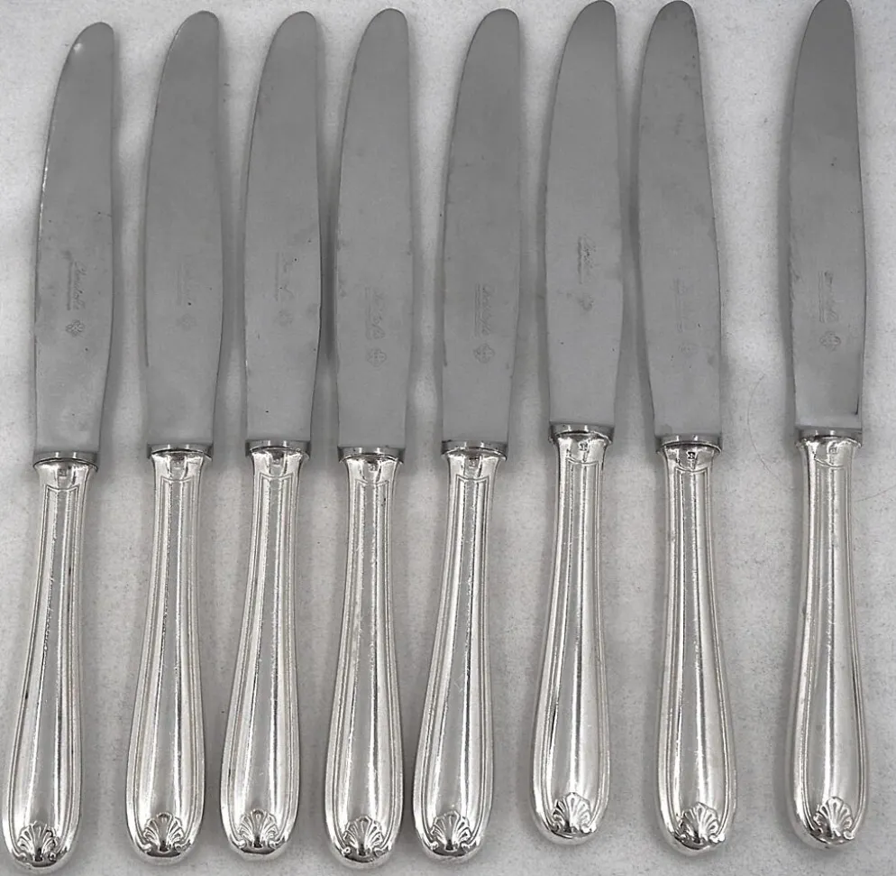 Christofle Marot, ménagère 32 pièces pour 8 personnes, couteaux, métal argenté.