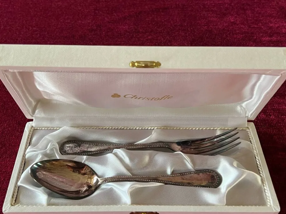 Christofle - Ménagère Christofle perles métal argentéde couverts pour 12 personnes. 172 éléments.