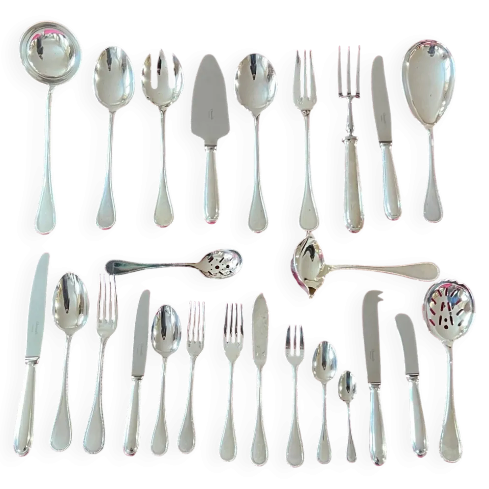 Christofle - Ménagère Christofle perles métal argentéde couverts pour 12 personnes. 172 éléments.