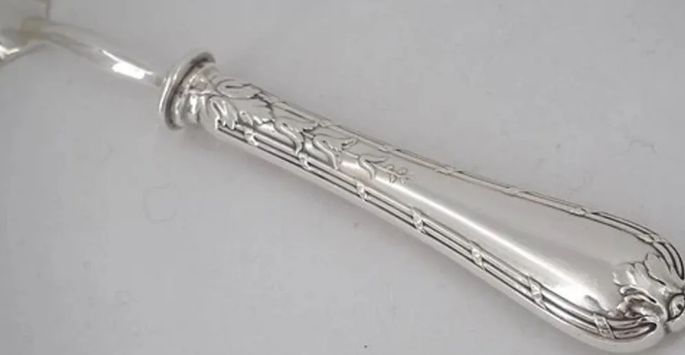 Christofle modèle Rubans, Clochettes très belle pelle à tartes, gâteaux, gravée.