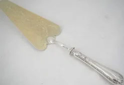 Christofle modèle Rubans, Clochettes très belle pelle à tartes, gâteaux, gravée.