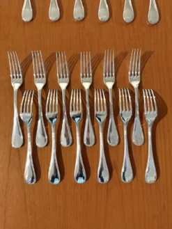 Christofle perles , couverts entremet 12 fourchettes 12 cuillères 17cm
