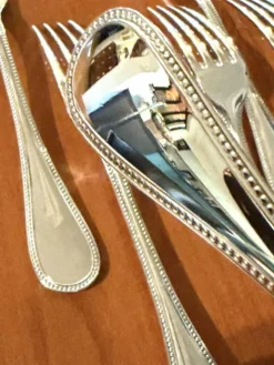 Christofle perles , couverts entremet 12 fourchettes 12 cuillères 17cm