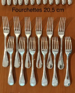 Christofle perles ,Ménagère 72 pièces métal argenté excellent état