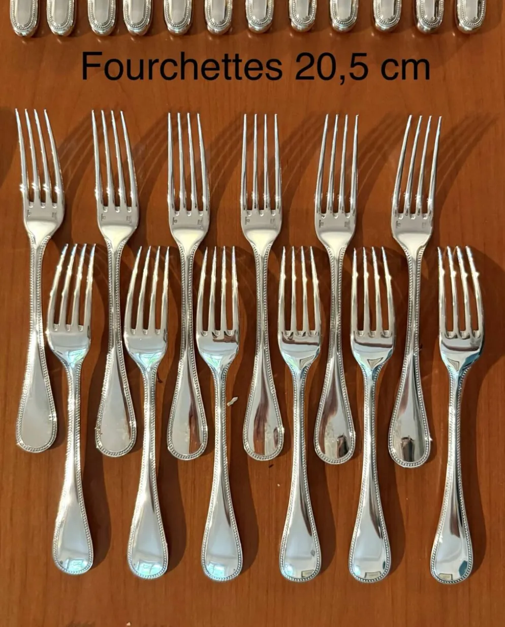 Christofle perles ,Ménagère 72 pièces métal argenté excellent état
