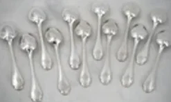 Christofle Pompadour, 12 cuillères à thé, café, 13,5 cm, en excellent état.