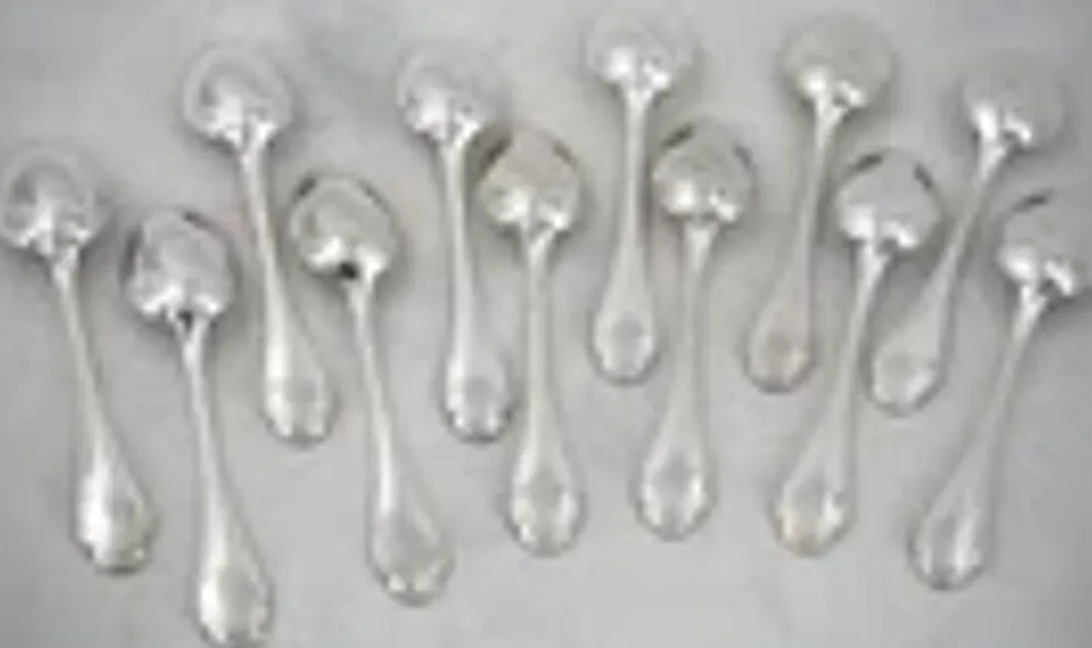 Christofle Pompadour, 12 cuillères à thé, café, 13,5 cm, en excellent état.