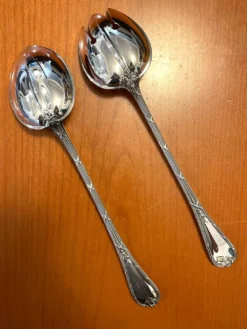 Christofle rubans clochettes ,couverts de service à salade très bel et