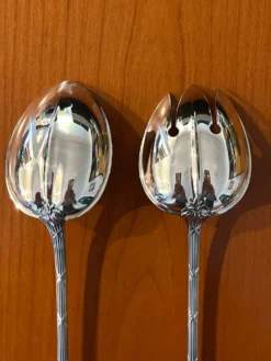 Christofle rubans clochettes ,couverts de service à salade très bel et