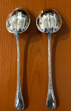 Christofle rubans clochettes ,couverts de service à salade très bel et