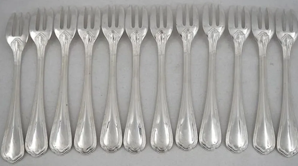 Christofle Spatours, 12 fourchettes à gâteaux, métal argenté, excellent état.