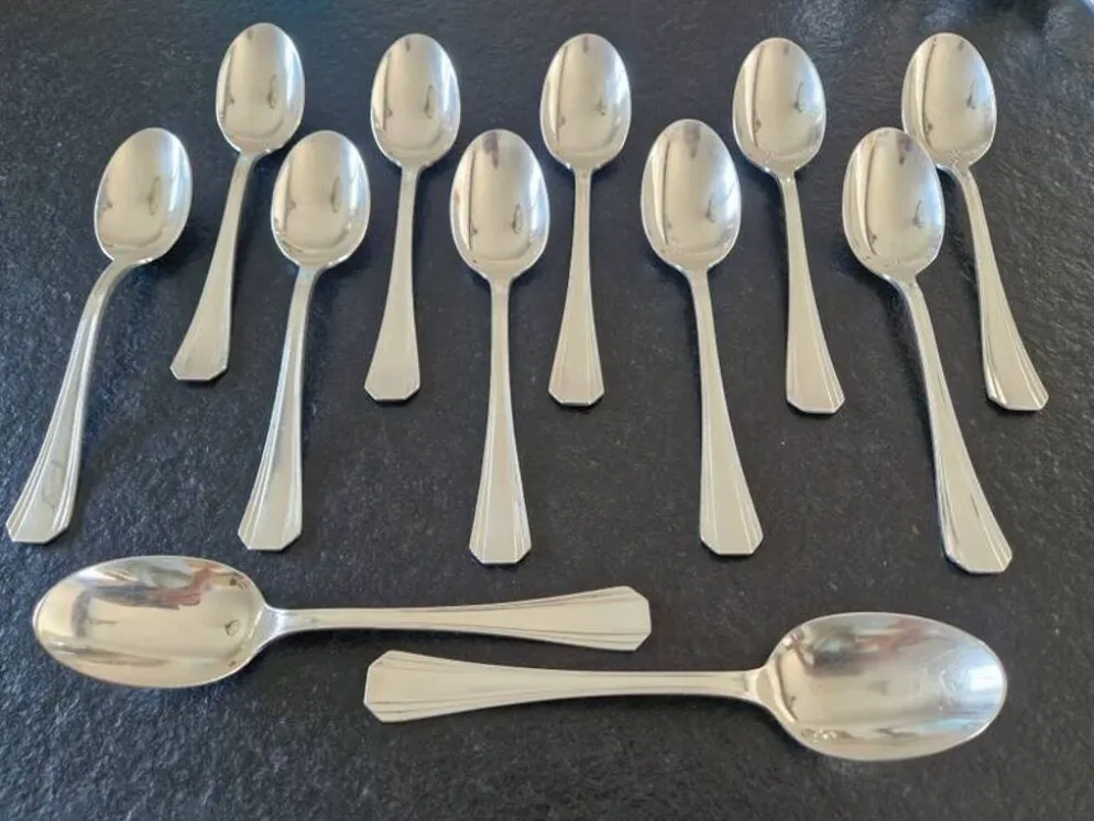 Christofle - Série de 12 cuillères de table modèle Boréal en métal argenté