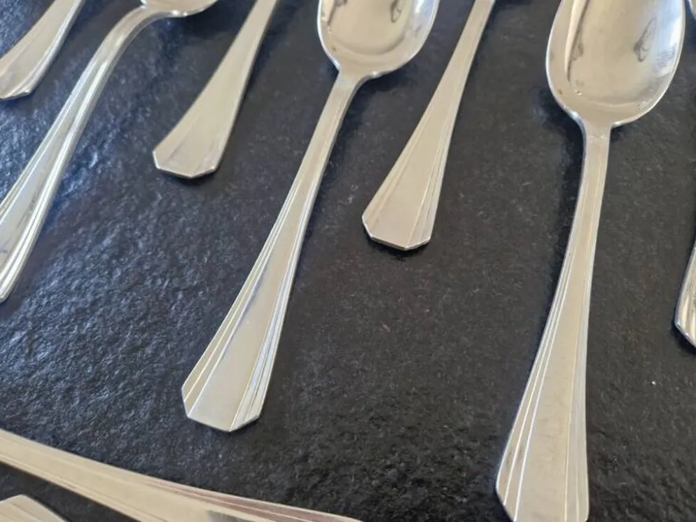 Christofle - Série de 12 cuillères de table modèle Boréal en métal argenté