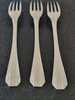 Christofle - Série de 8 fourchettes de table modèle Boréal en métal argenté