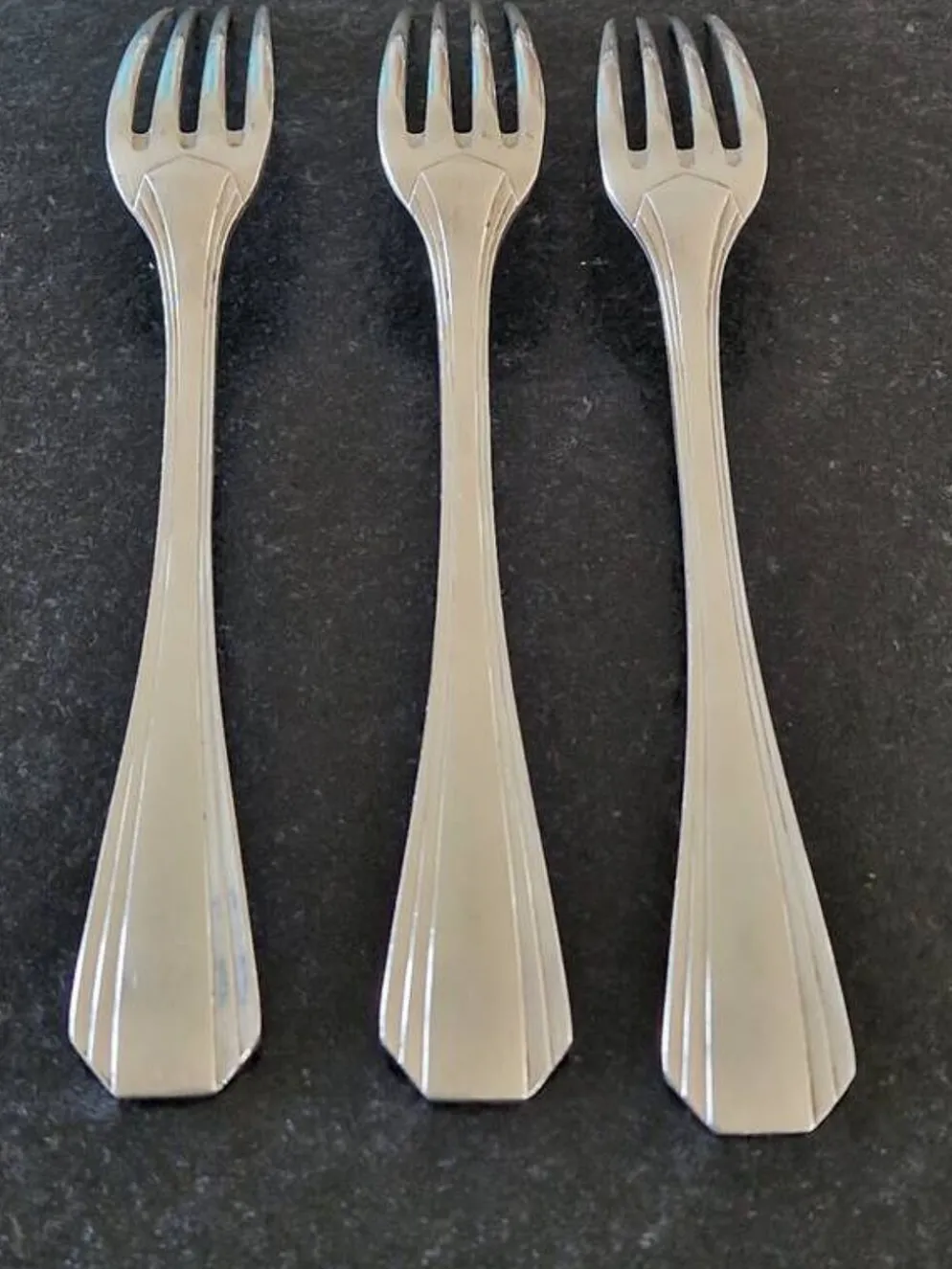 Christofle - Série de 8 fourchettes de table modèle Boréal en métal argenté