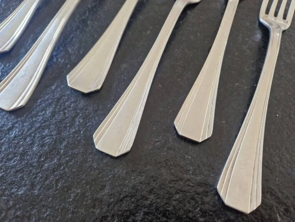 Christofle - Série de 8 fourchettes de table modèle Boréal en métal argenté