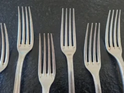 Christofle - Série de 8 fourchettes de table modèle Boréal en métal argenté