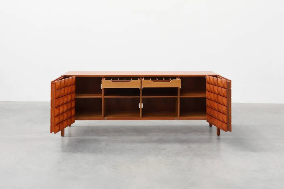 Christophe Gevers pour De Coene Frères "Saphir" buffet en teck, Belgique, 196