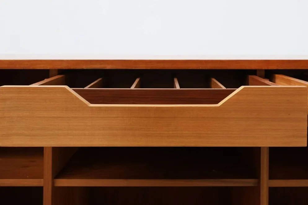 Christophe Gevers pour De Coene Frères "Saphir" buffet en teck, Belgique, 196