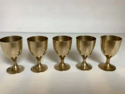 Cinq coquetiers en laiton