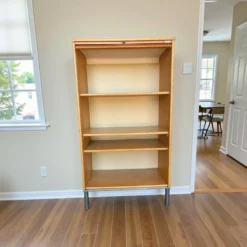 Classeur, armoire à rideaux roulant vintage en bois sur pieds chromés