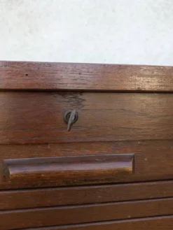 Classeur, meuble à rideau