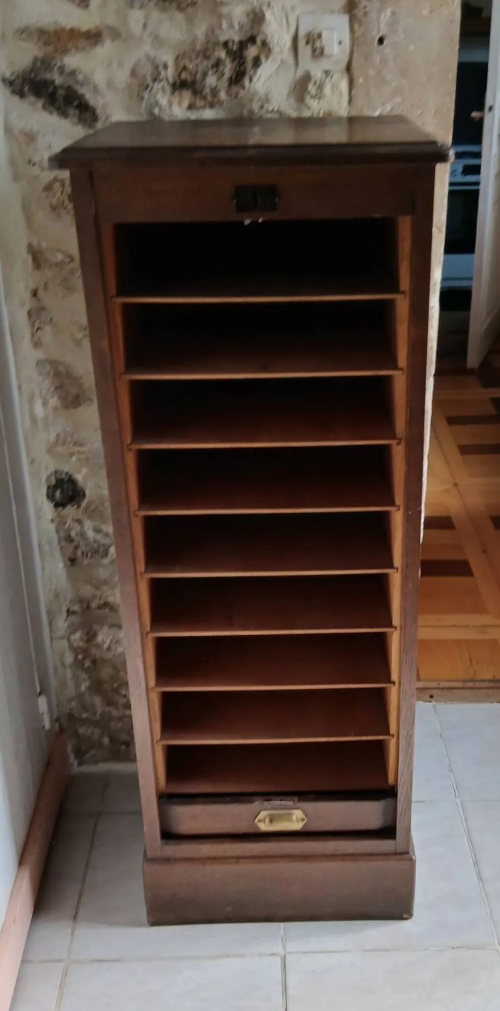 Classeur / Meuble à Rideaux Vintage Circa 1940 – Chêne Plaq