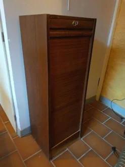 Classeur à rideau en bois
