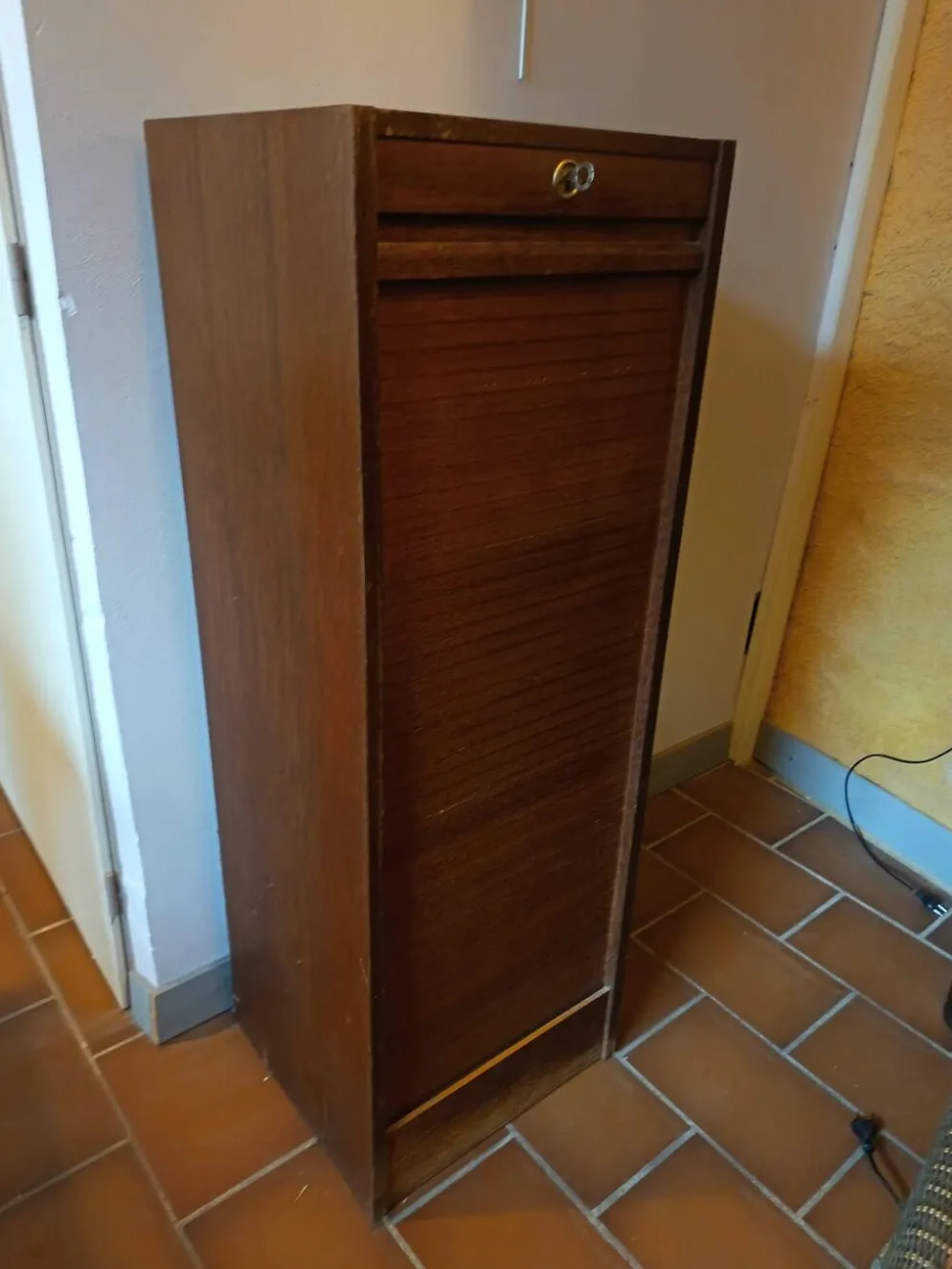 Classeur à rideau en bois