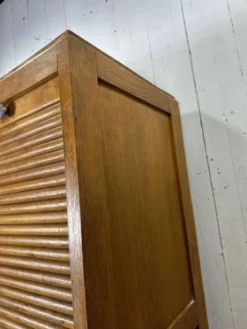Classeur à rideau vintage en bois – meuble de bureau ancien