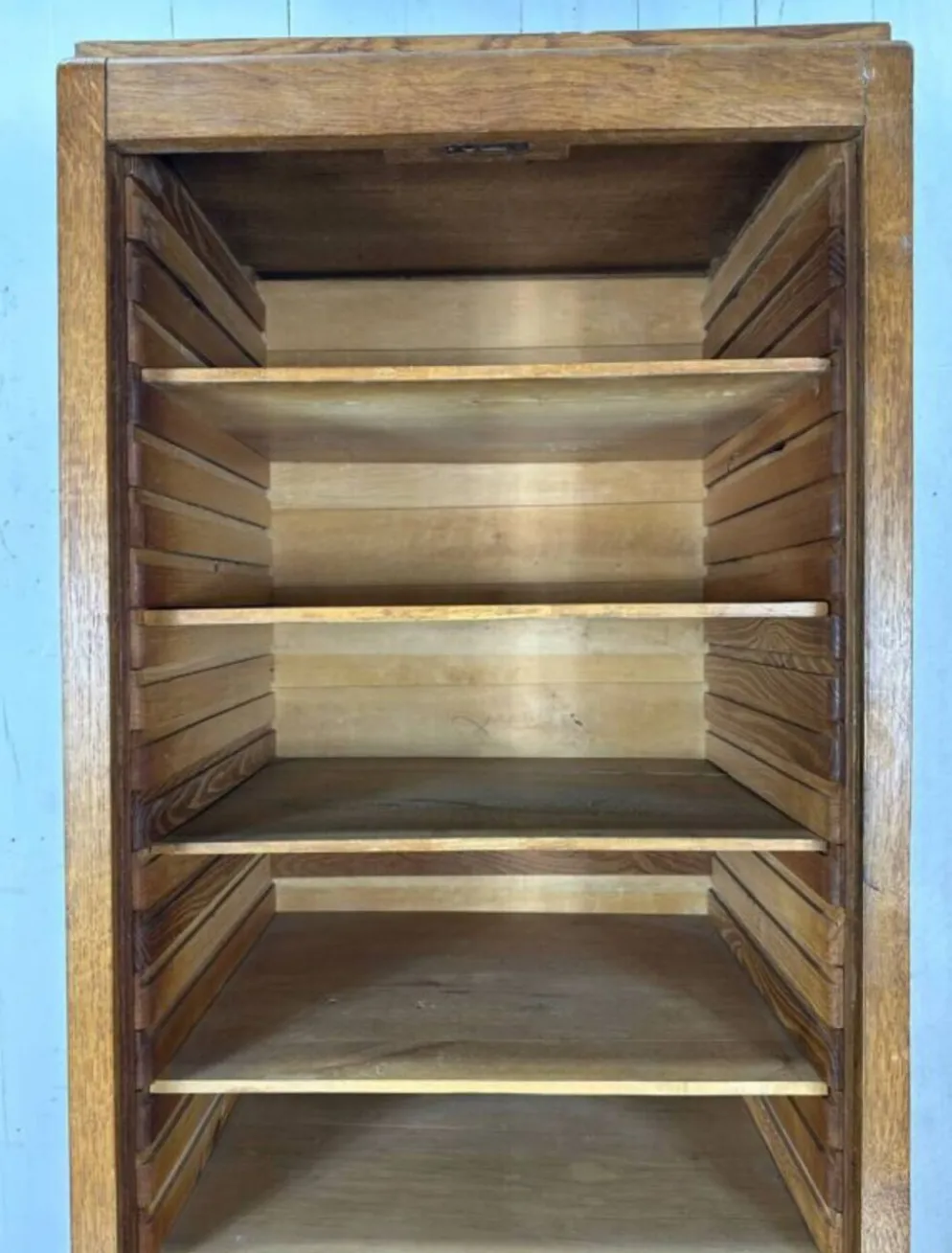 Classeur à rideau vintage en bois – meuble de bureau ancien