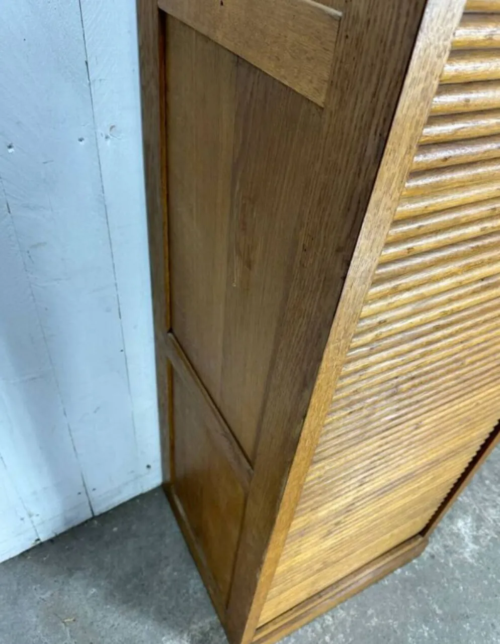 Classeur à rideau vintage en bois – meuble de bureau ancien