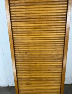 Classeur à rideau vintage en bois – meuble de bureau ancien