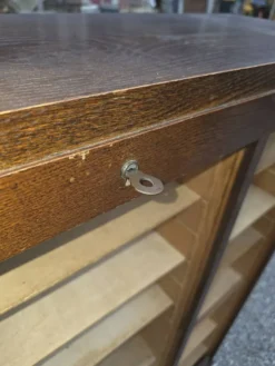 Classeur à rideaux en chêne