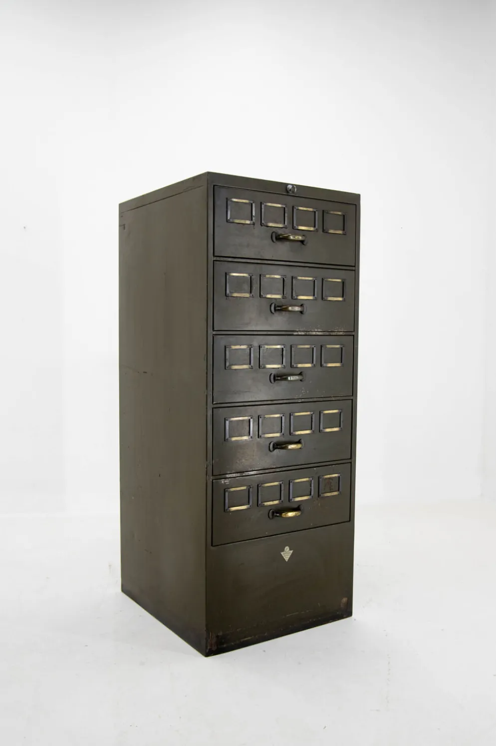 Classeur à tiroirs multiples des années 1930 par August Blodner