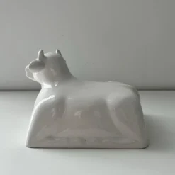 Cloche à beurre en porcelaine