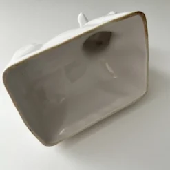 Cloche à beurre en porcelaine
