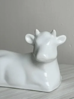 Cloche à beurre en porcelaine vache