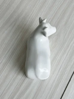 Cloche à beurre en porcelaine vache