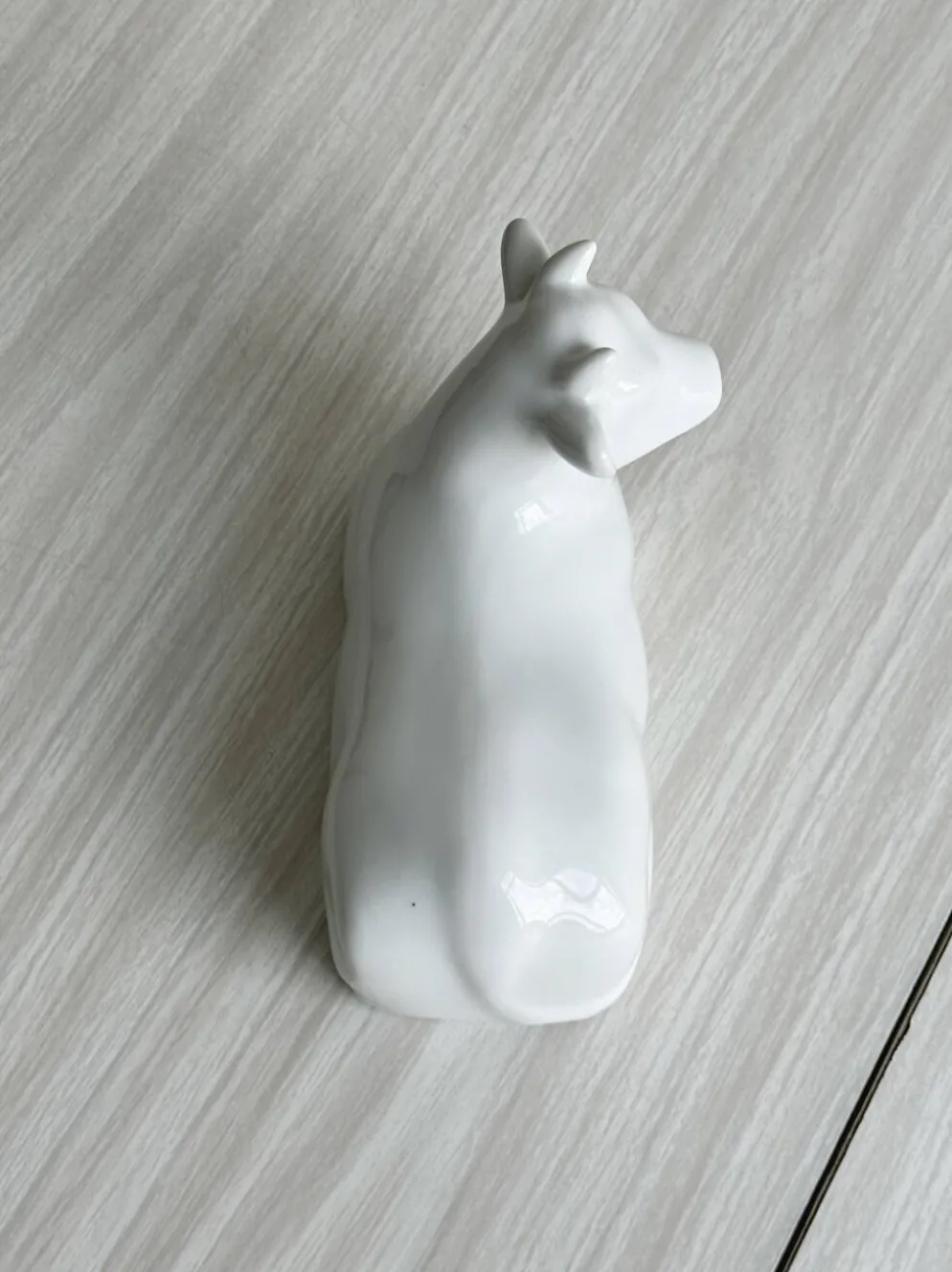 Cloche à beurre en porcelaine vache