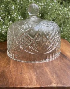 Cloche à fromage en verre pressé et moulé