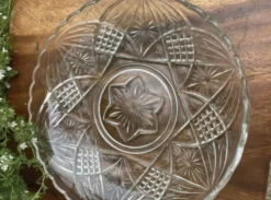 Cloche à fromage en verre pressé et moulé